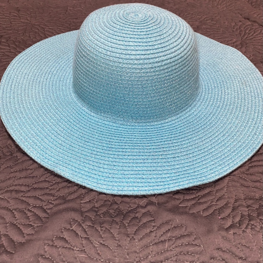 Wide brim summer straw hats